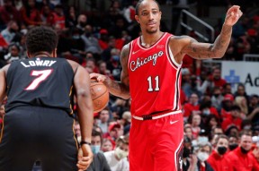 壹号娱乐-包含东海雷霆队鏖战岭北金雕队，射击总决赛守住胜果，替补奇兵立功。团队防守值得称道的词条